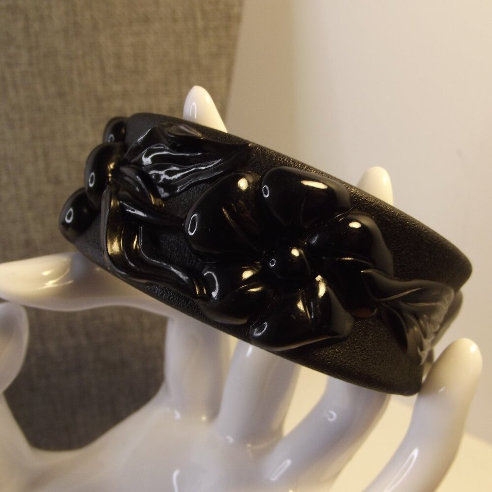 Black Acrylic Carved Bangle Bracelet Floral Theme